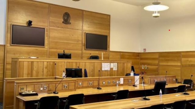 Legal Showdown: The Ongoing Solicitors' Dispute Disrupts Court Proceedings