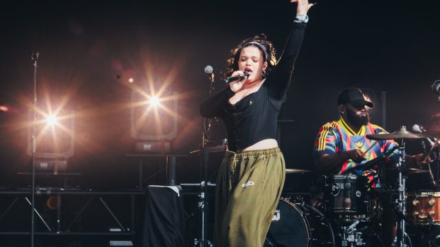 Lola Young Delivers Surprise Performance at Reading 2026 Festival